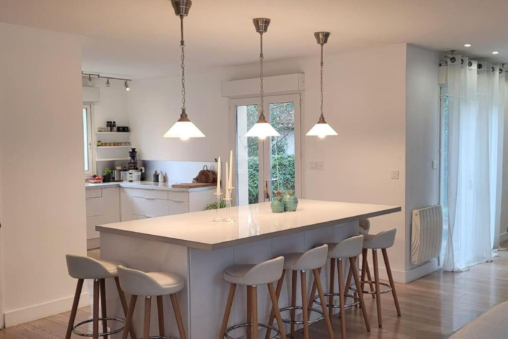 Villa De Standing Proche Airbus Et Meet