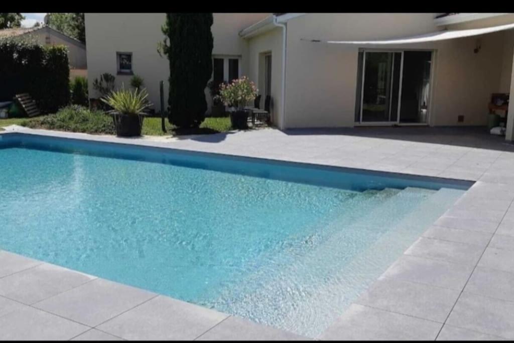 Villa De Standing Proche Airbus Et Meet *